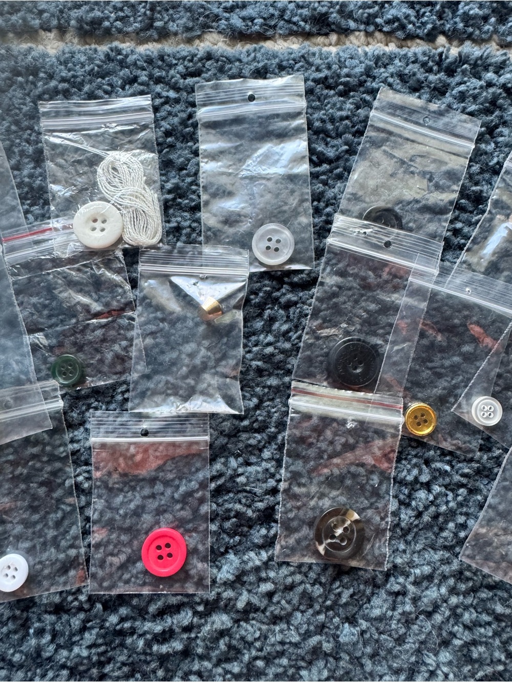 Buttons- 20 Assorted/Mixed Colors - Picture 5 of 6